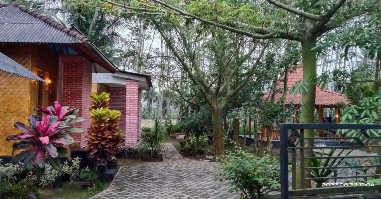 Adventure Turtle Homestay Meru Betiri Sarungan Екстериор снимка