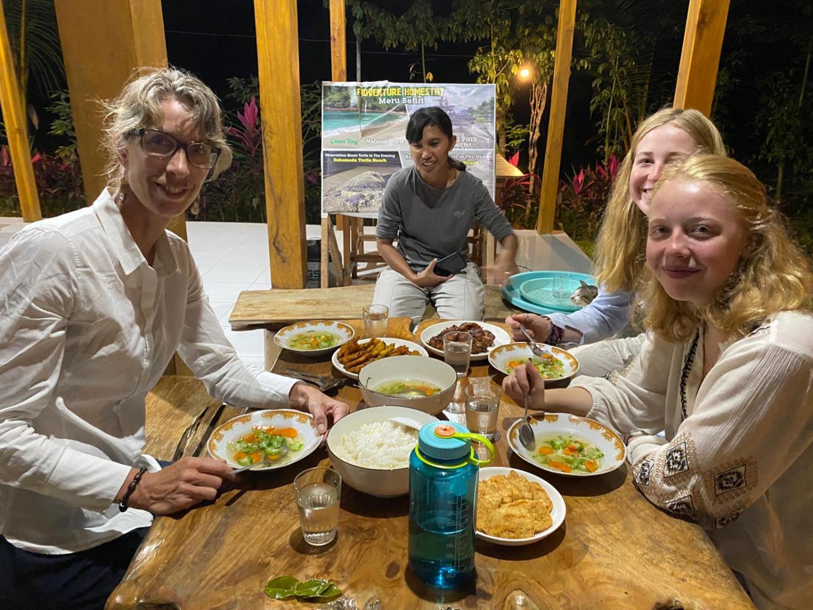 Adventure Turtle Homestay Meru Betiri Sarungan Екстериор снимка