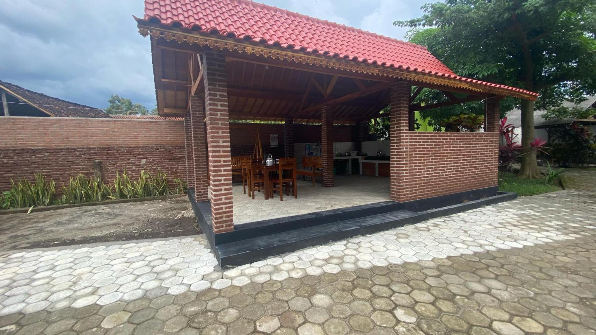 Adventure Turtle Homestay Meru Betiri Sarungan Екстериор снимка